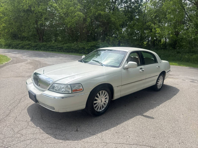 2004 Lincoln Town Car Ultimate's photo