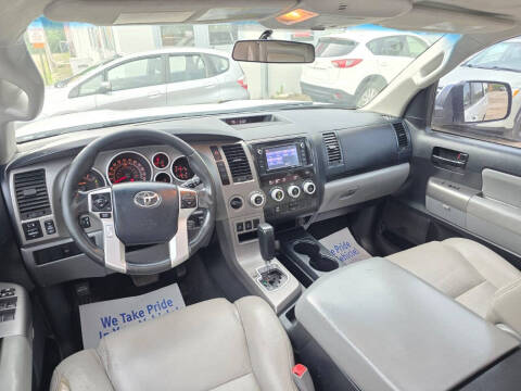 2014 Toyota Sequoia SR5