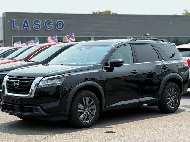 2022 Nissan Pathfinder SV