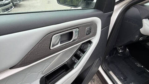 2025 Ford Explorer Platinum