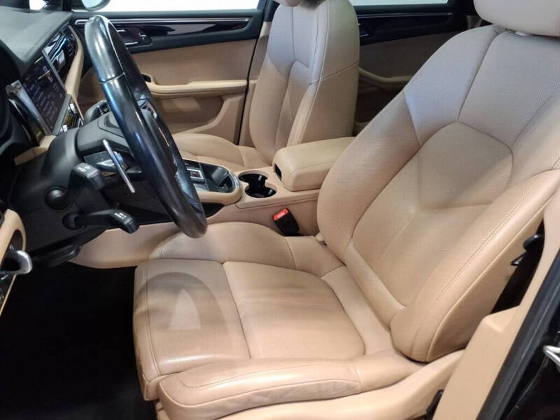 2022 Porsche Macan S