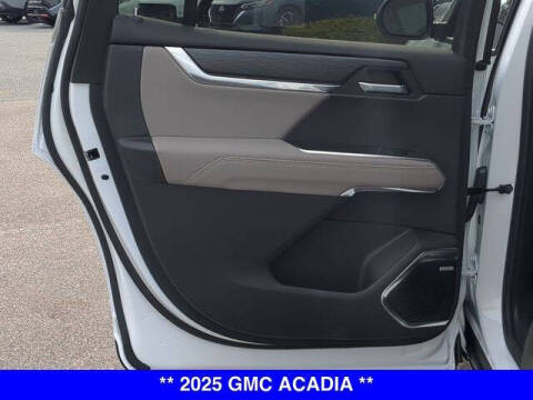2025 GMC Acadia Elevation