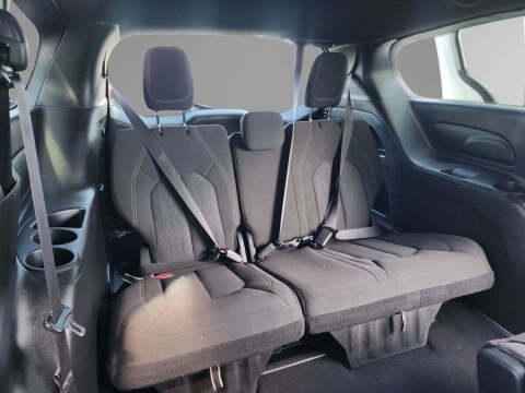 2023 Chrysler Pacifica Touring