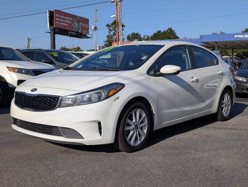 2017 Kia Forte S's photo