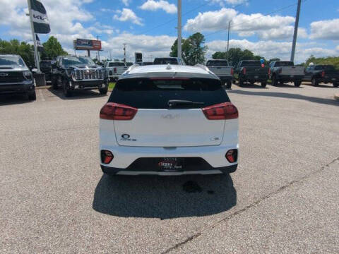 2022 Kia Niro LX
