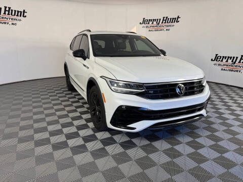 2022 Volkswagen Tiguan SE R-Line Black