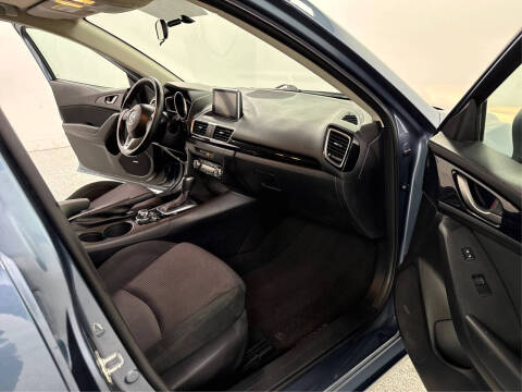 2015 Mazda MAZDA3 i Touring