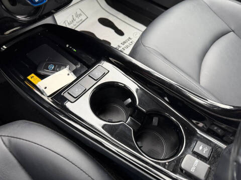 2019 Toyota Prius XLE