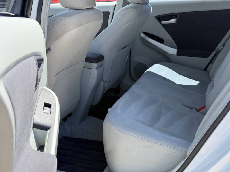 2010 Toyota Prius III