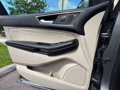 2022 Ford Edge Titanium