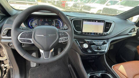 2025 Chrysler Pacifica Plug-In Hybrid Pinnacle