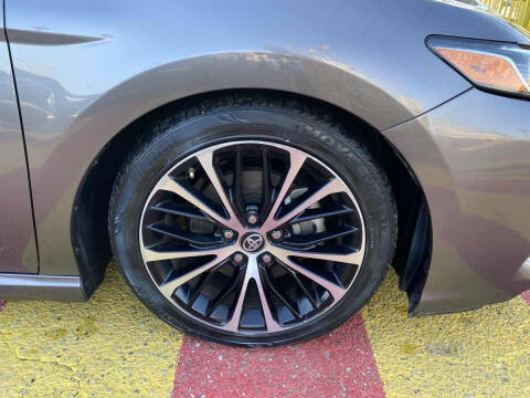 2018 Toyota Camry SE