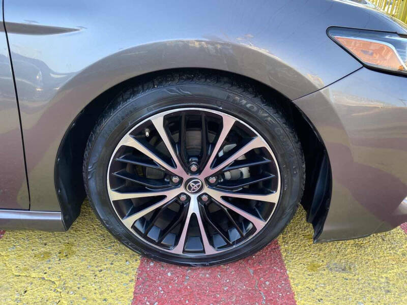 2018 Toyota Camry SE