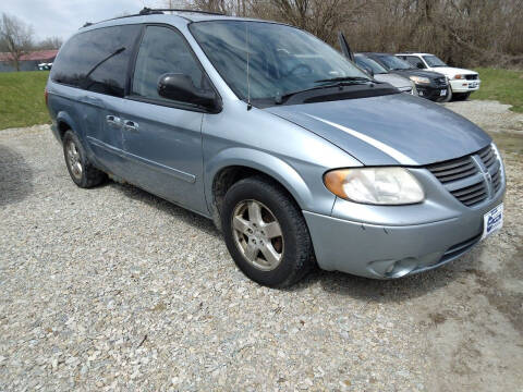 2005 Dodge Grand Caravan for sale at New Start Motors LLC - Rockville in Rockville IN