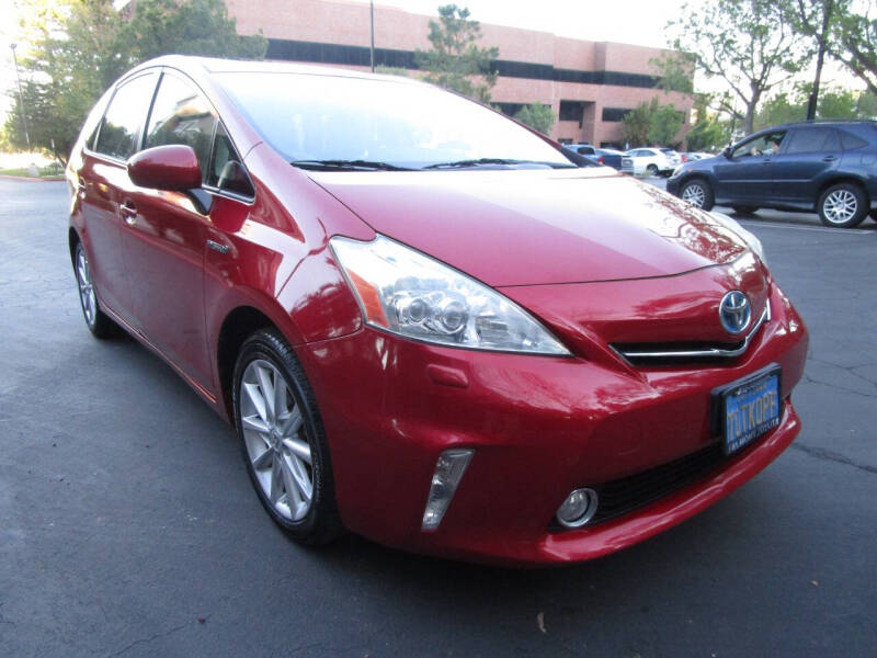 2014 Toyota Prius v Three