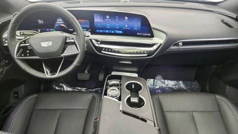 2024 Cadillac LYRIQ Luxury 1