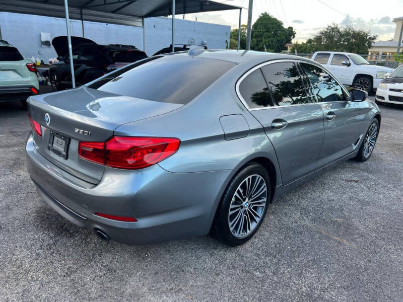 2018 BMW 5 Series 530i