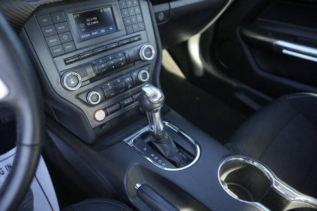 2016 Ford Mustang V6