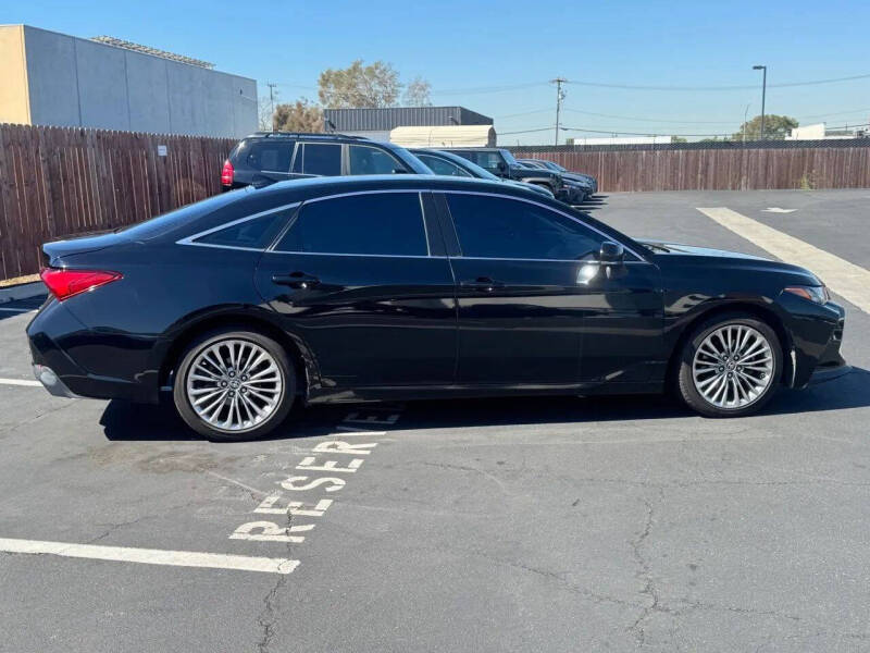 2022 Toyota Avalon Hybrid Limited