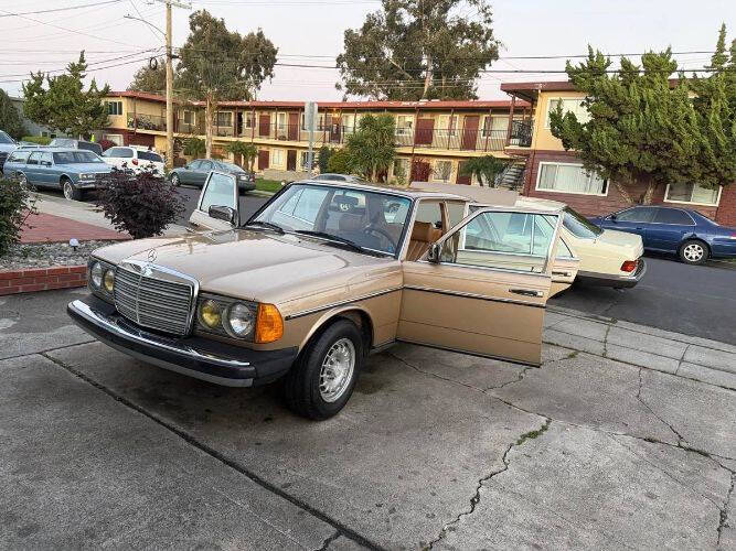 1983 Mercedes-Benz 300-Class