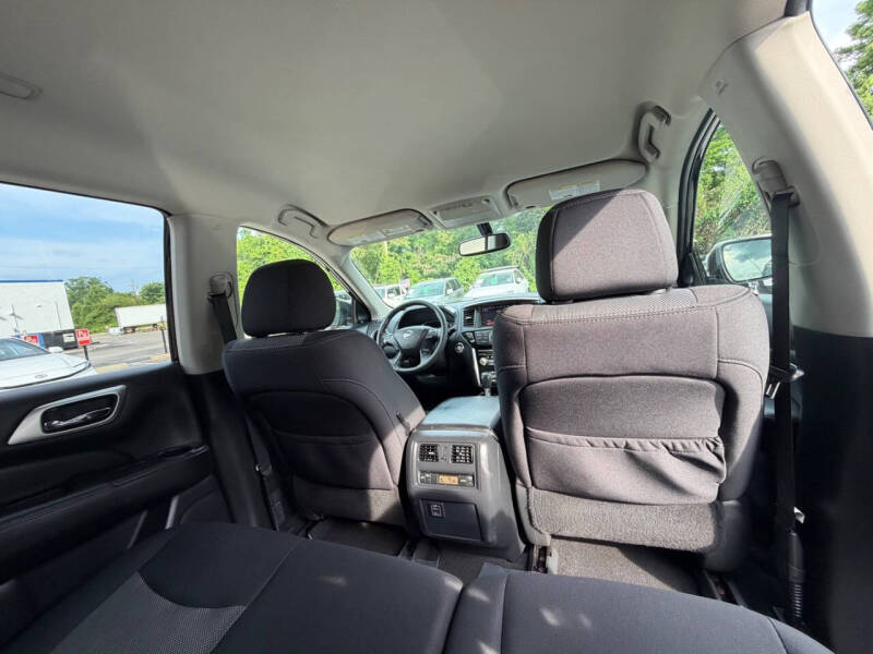2018 Nissan Pathfinder SV