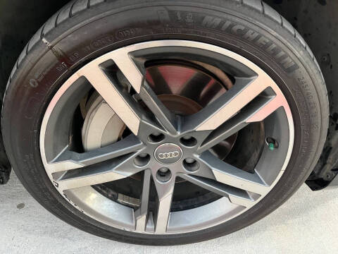 2017 Audi A4 2.0T quattro Prestige