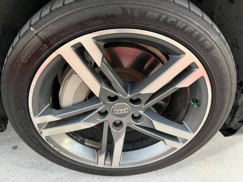 2017 Audi A4 2.0T quattro Prestige