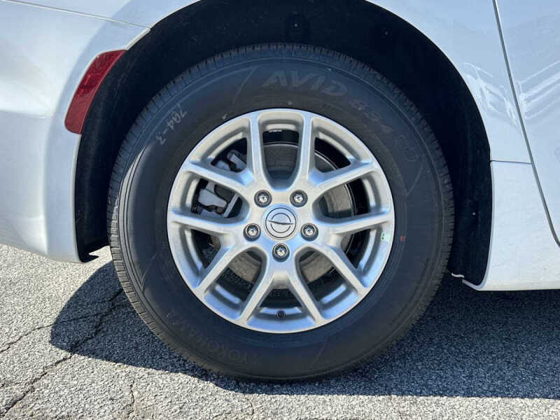 2026 Chrysler Voyager LX