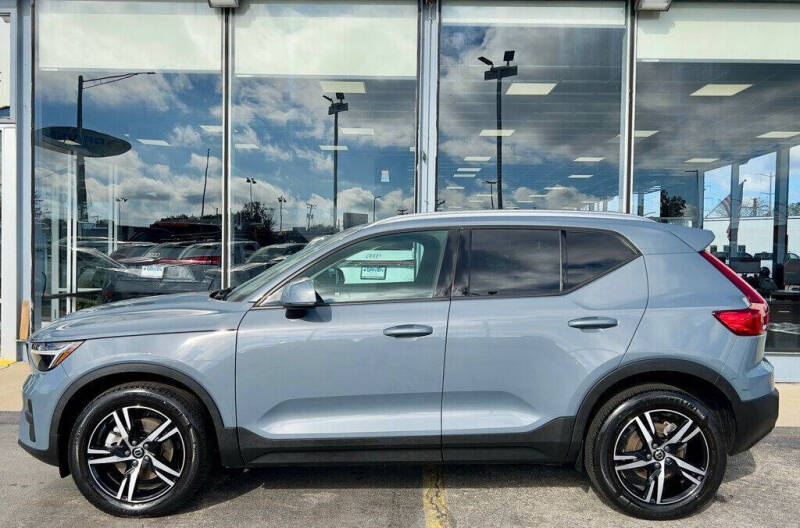2023 Volvo XC40 B5 Core