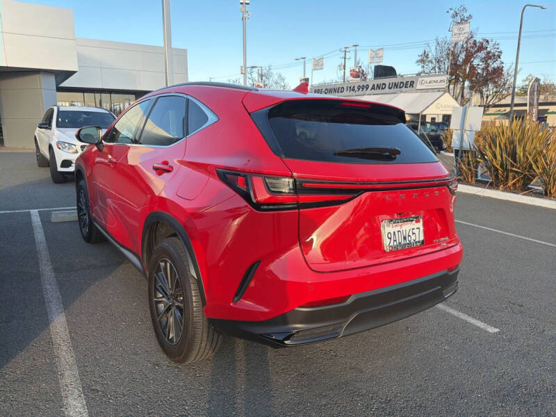 2022 Lexus NX 350h Premium