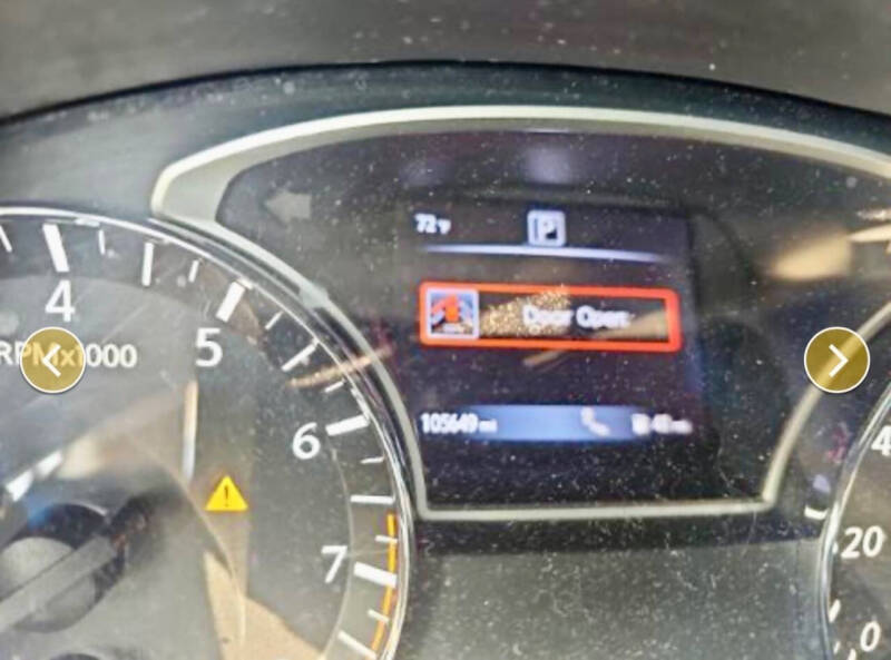 2017 Nissan Pathfinder SL