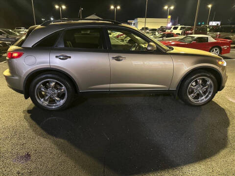 2005 Infiniti FX35
