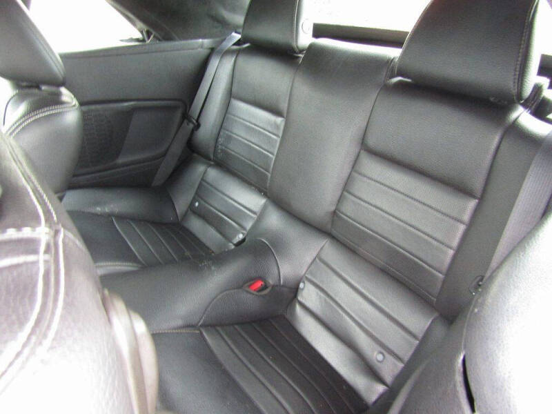 2011 Ford Mustang V6