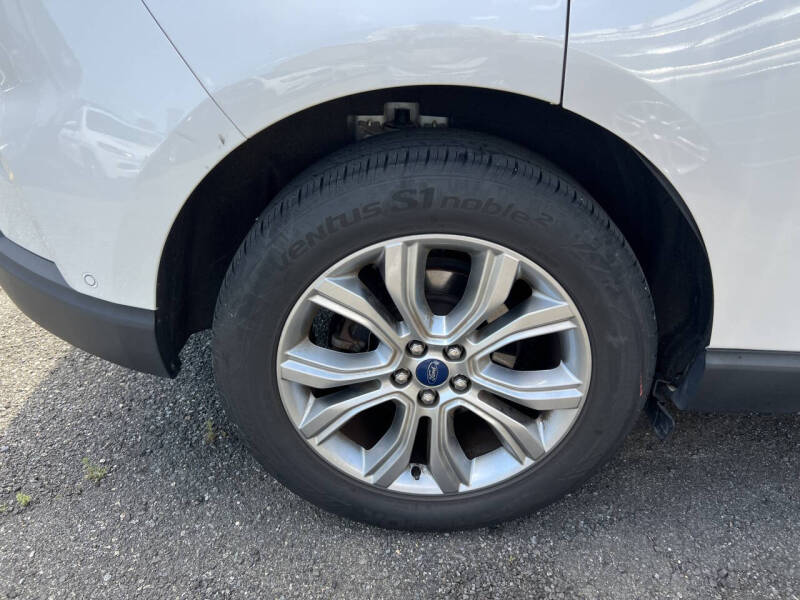 2019 Ford Edge Titanium