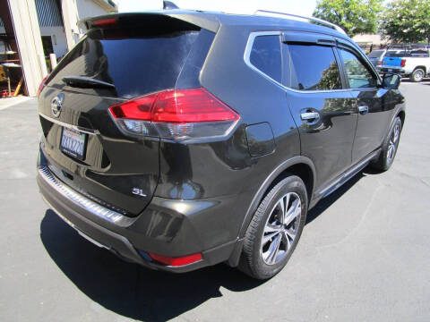 2017 Nissan Rogue SL