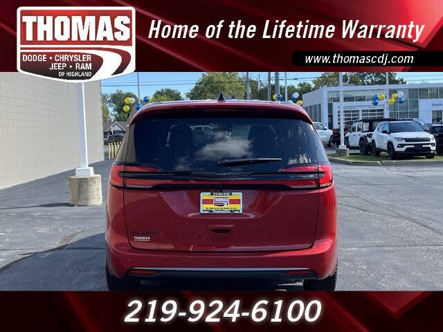 2026 Chrysler Pacifica Select