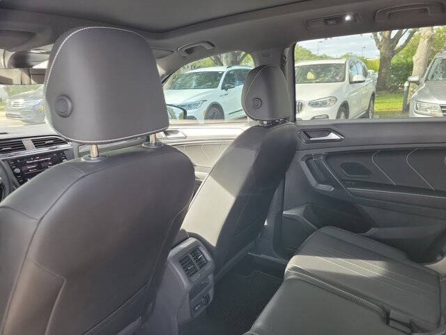 2023 Volkswagen Tiguan SE R-Line Black