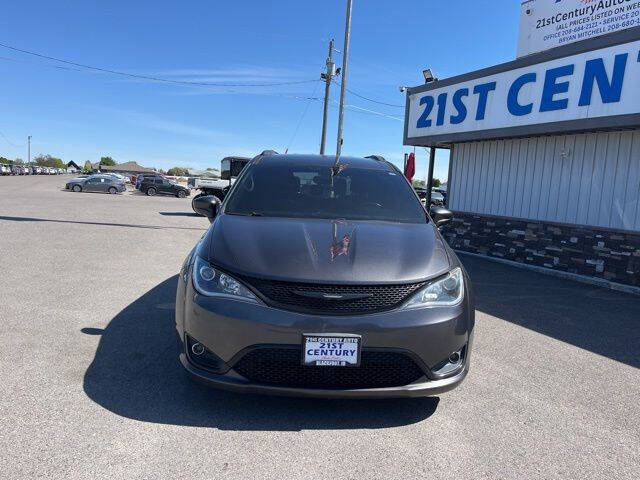 2020 Chrysler Pacifica Touring L