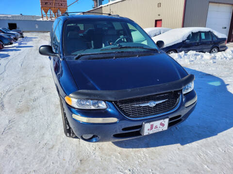 2000 Chrysler Town and Country for sale at J & S Auto Sales in Thompson ND