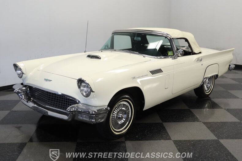 1957 Ford Thunderbird