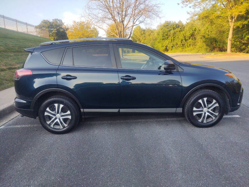 2017 Toyota RAV4 LE