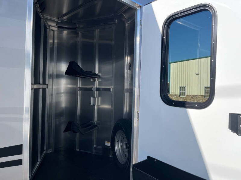 2025 Shadow 2 Horse Stablemate