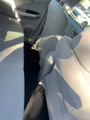 2014 Toyota Prius Two