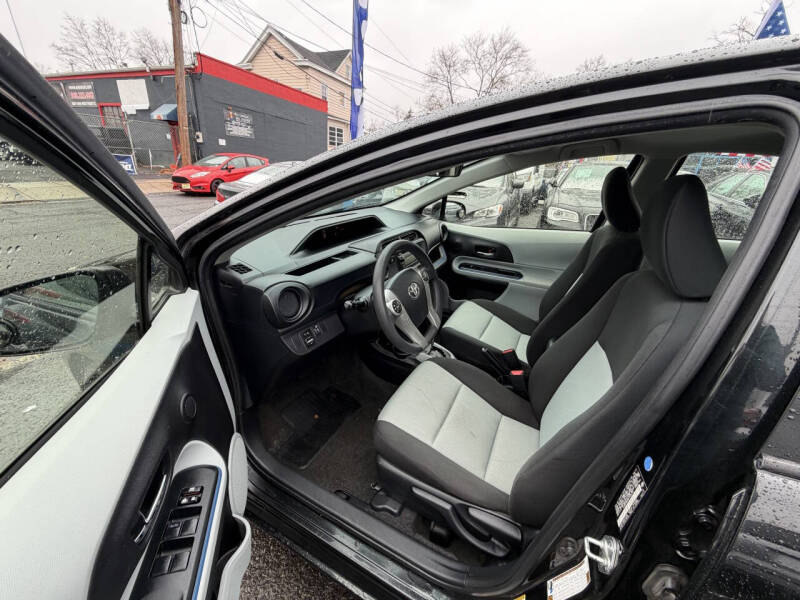 2013 Toyota Prius c One