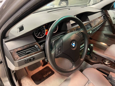 2004 BMW 5 Series 525i