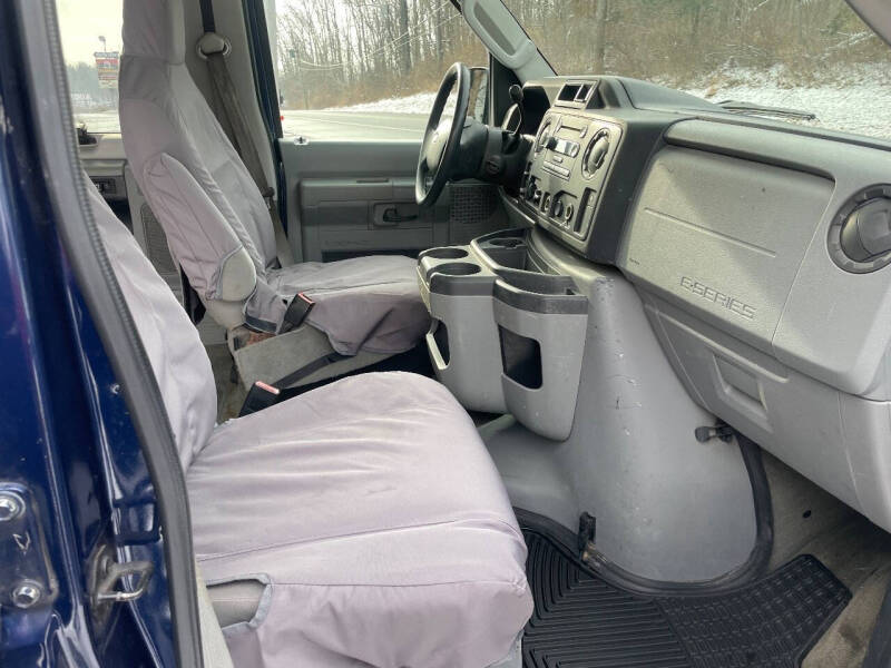 2011 Ford E-Series E-350 SD XLT