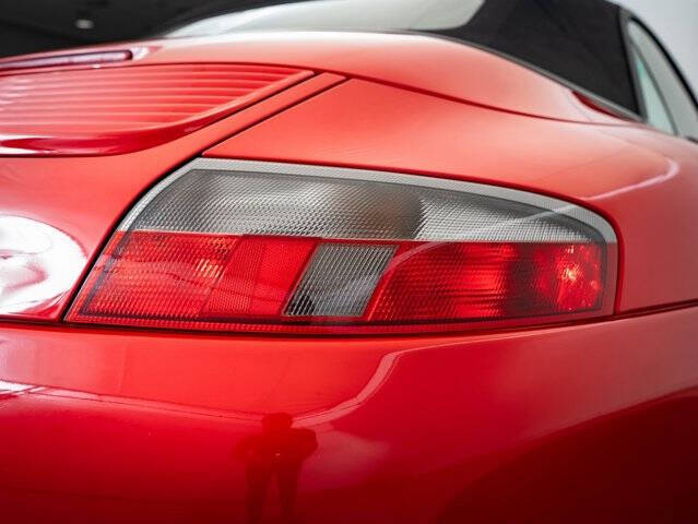 2004 Porsche 911 Carrera 4