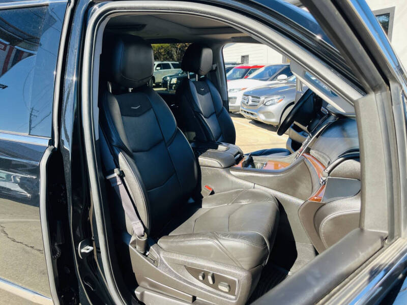 2016 Cadillac Escalade Luxury Collection