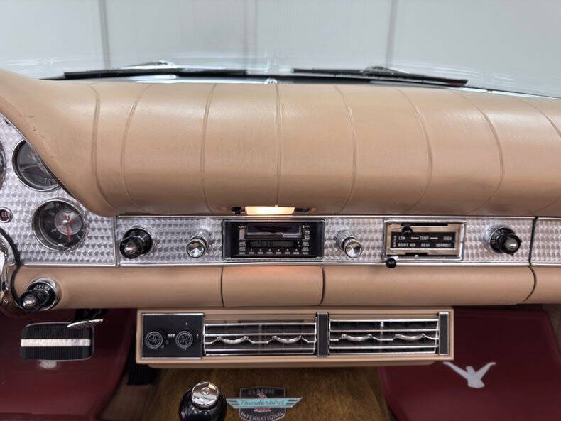 1957 Ford Thunderbird