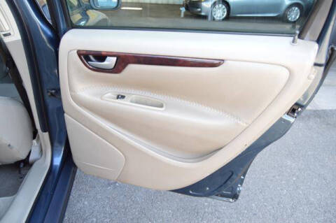 2005 Volvo XC70
